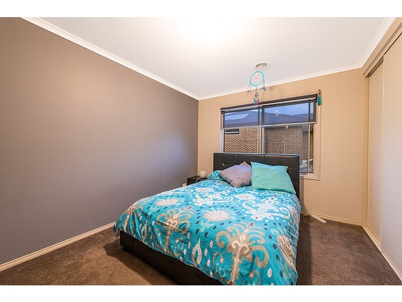 10 Sunningdale Crescent, Cranbourne VIC 3977