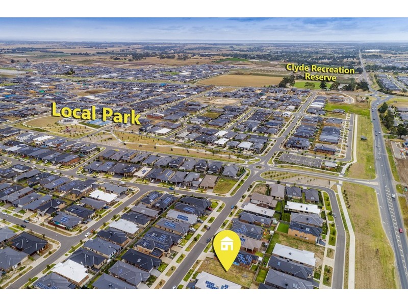 15 Turano Way, Clyde North VIC 3978