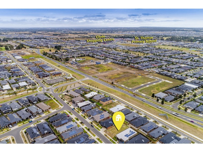 15 Turano Way, Clyde North VIC 3978