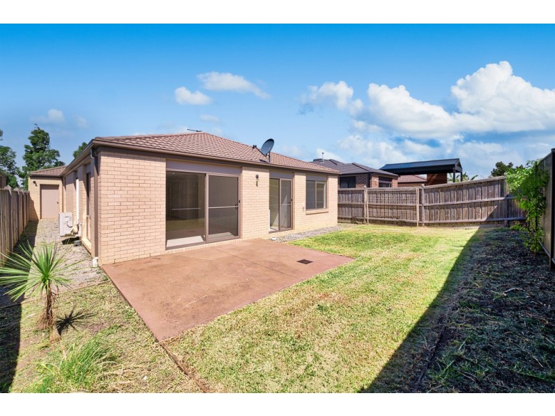 11 Tilden Rise, Cranbourne North VIC 3977
