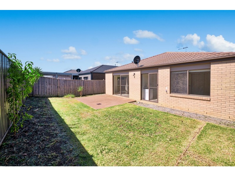 11 Tilden Rise, Cranbourne North VIC 3977
