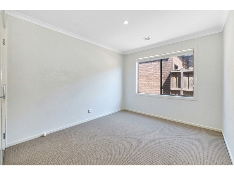 11 Tilden Rise, Cranbourne North VIC 3977