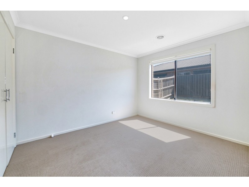 11 Tilden Rise, Cranbourne North VIC 3977