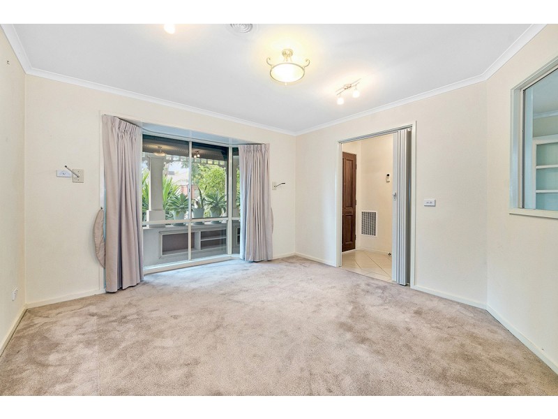 13 Brady Close, Lynbrook VIC 3975