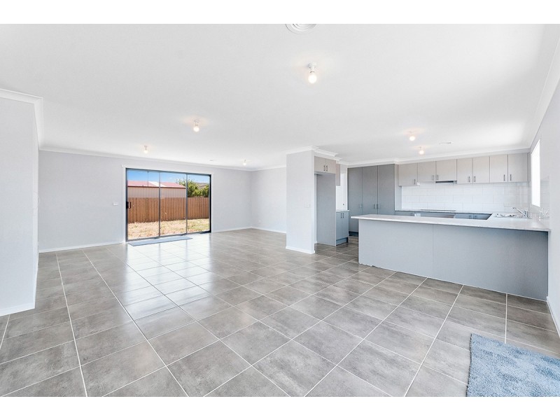 29 Alexandra Ave, Koo Wee Rup VIC 3981