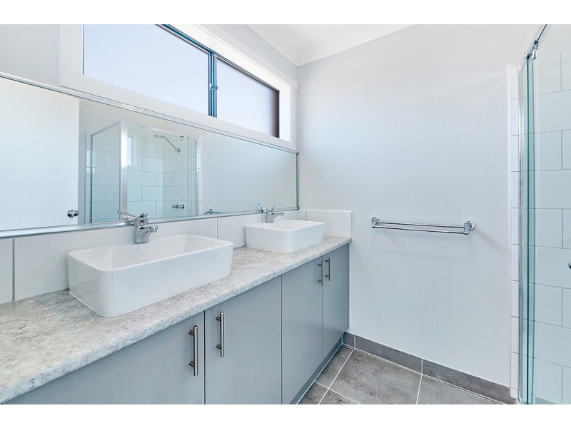 29 Alexandra Ave, Koo Wee Rup VIC 3981