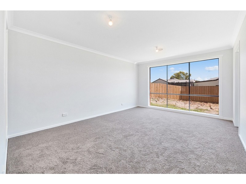 29 Alexandra Ave, Koo Wee Rup VIC 3981
