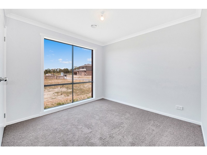 29 Alexandra Ave, Koo Wee Rup VIC 3981