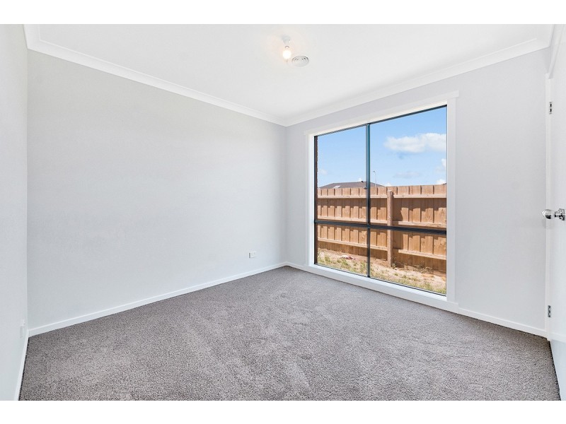 29 Alexandra Ave, Koo Wee Rup VIC 3981