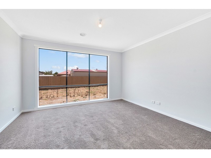 29 Alexandra Ave, Koo Wee Rup VIC 3981