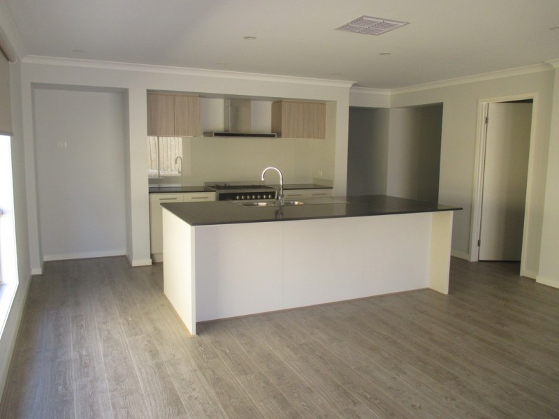 17 Cornhill Road, Clyde North VIC 3978