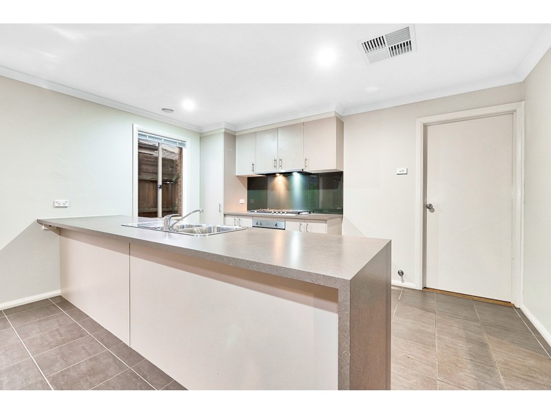 12 Hogan Street, Cranbourne East VIC 3977