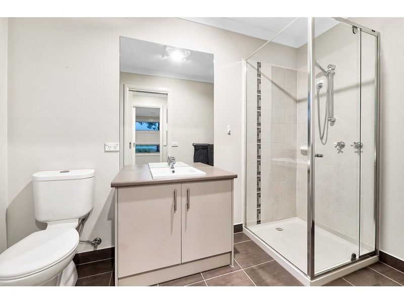 12 Hogan Street, Cranbourne East VIC 3977