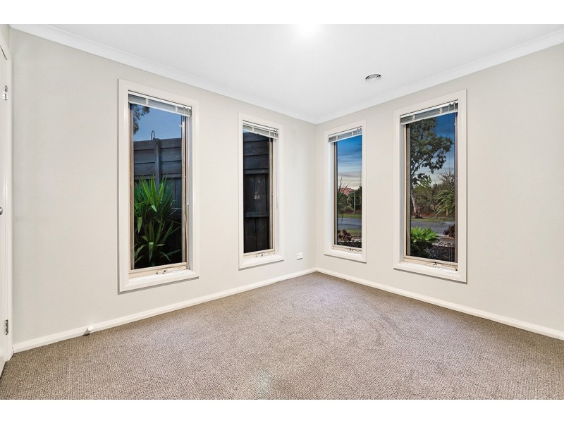 12 Hogan Street, Cranbourne East VIC 3977