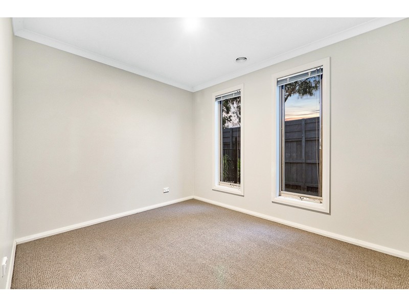 12 Hogan Street, Cranbourne East VIC 3977