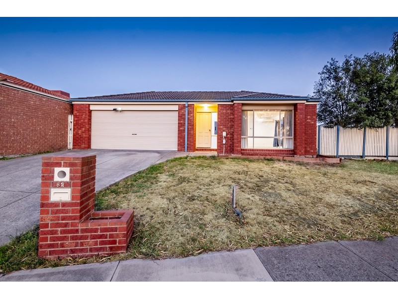52 Bernborough Avenue, Cranbourne West VIC 3977