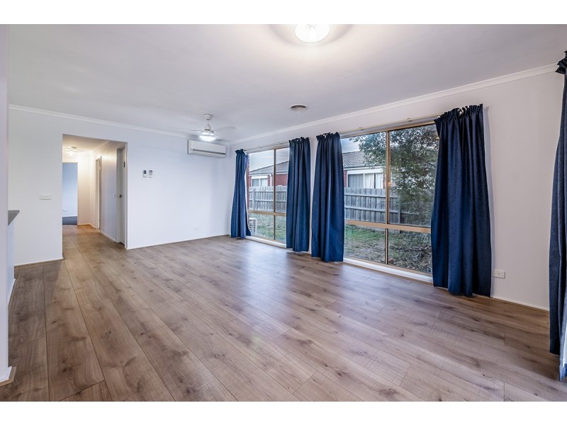 52 Bernborough Avenue, Cranbourne West VIC 3977