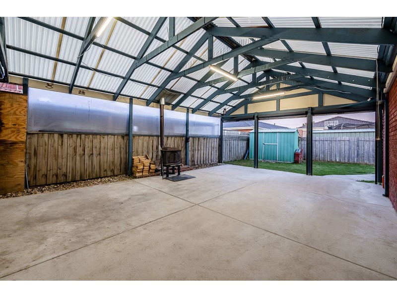 52 Bernborough Avenue, Cranbourne West VIC 3977