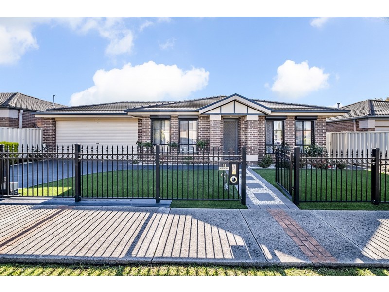 11 Genista Road, Cranbourne West VIC 3977