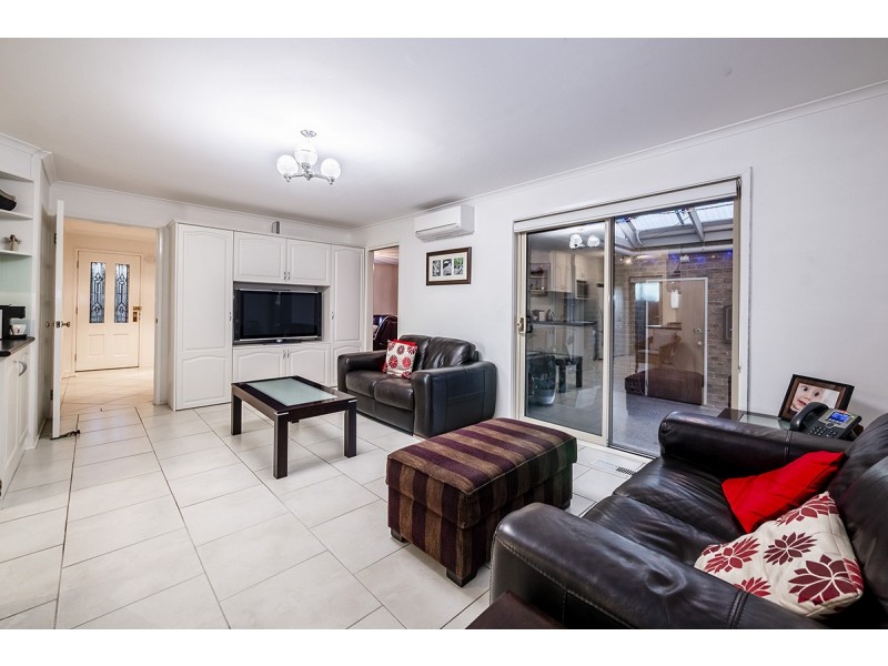 4 Hazlitt Court, Cranbourne VIC 3977