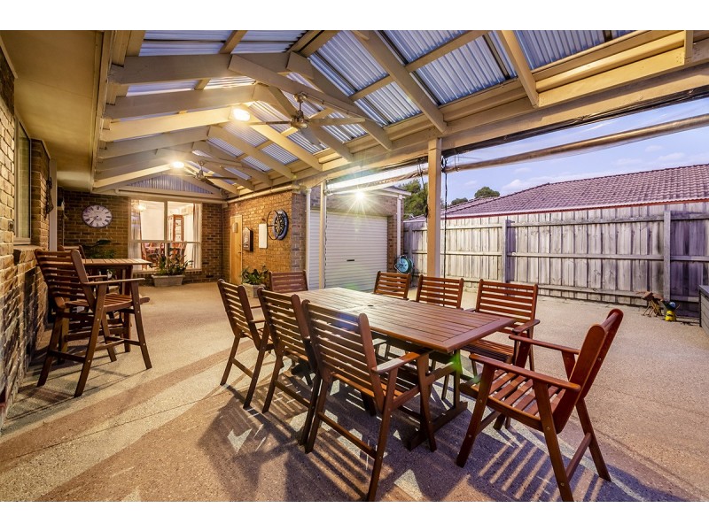 4 Hazlitt Court, Cranbourne VIC 3977