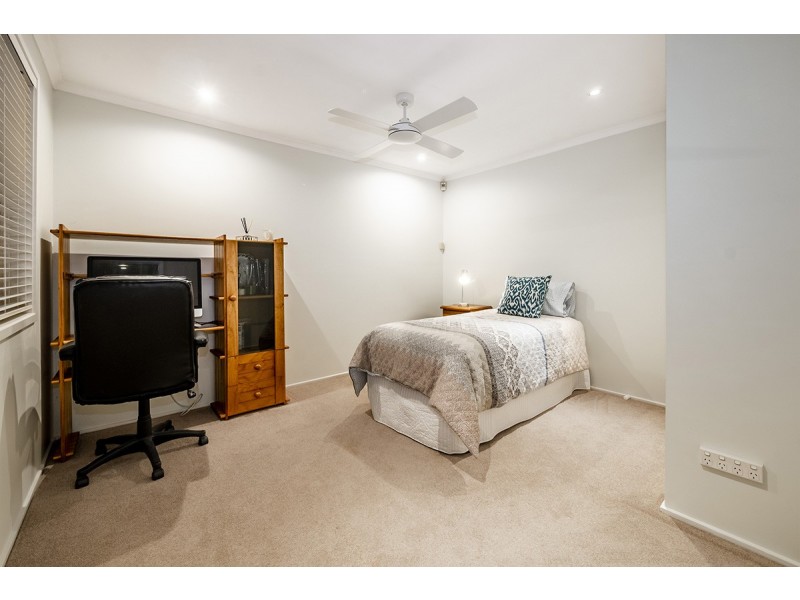 4 Hazlitt Court, Cranbourne VIC 3977