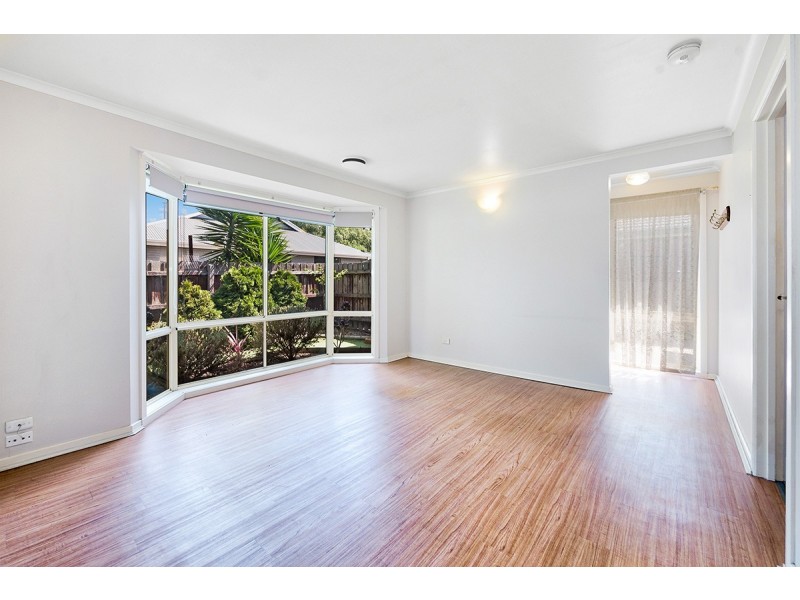 1/82 Hoysted Avenue, Cranbourne North VIC 3977