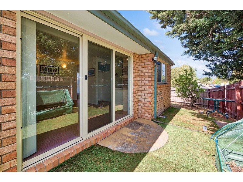 1/82 Hoysted Avenue, Cranbourne North VIC 3977