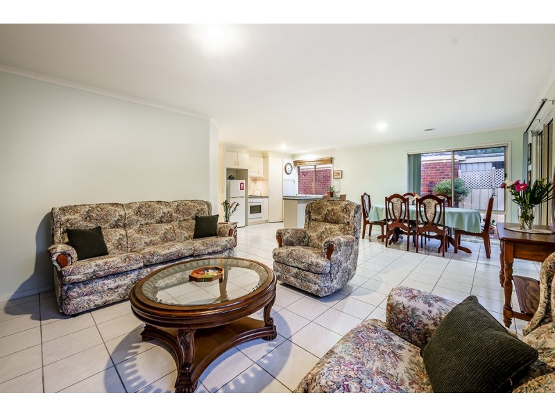 5 The Eyrie, Hampton Park VIC 3976