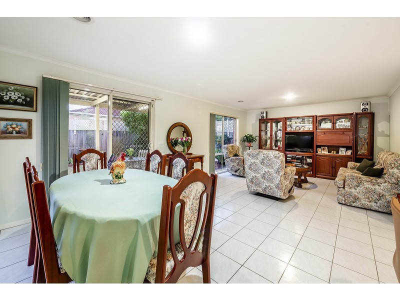 5 The Eyrie, Hampton Park VIC 3976