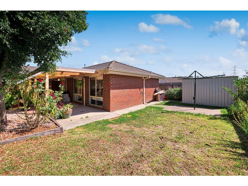 19 Fishburn Place, Cranbourne West VIC 3977
