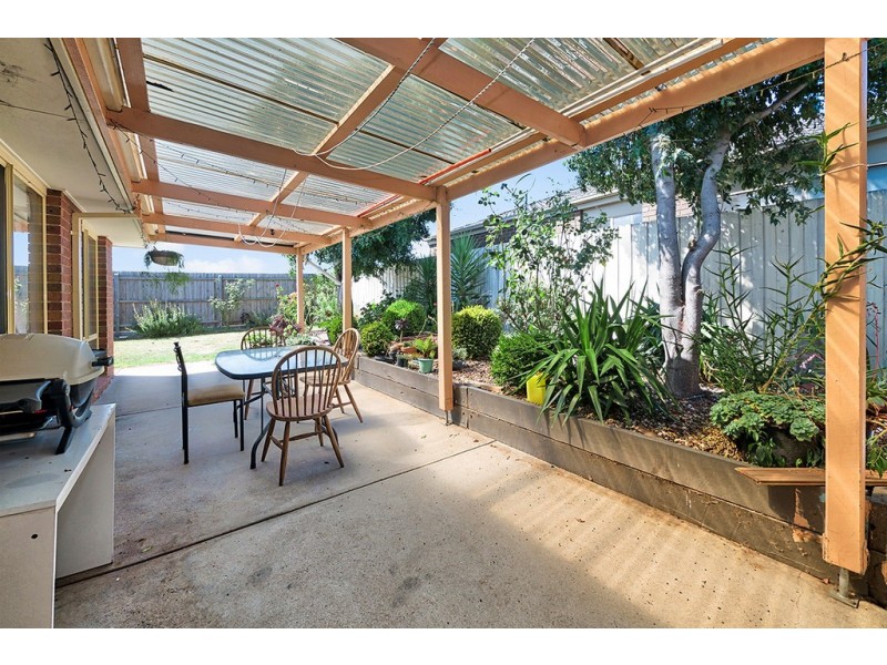 19 Fishburn Place, Cranbourne West VIC 3977