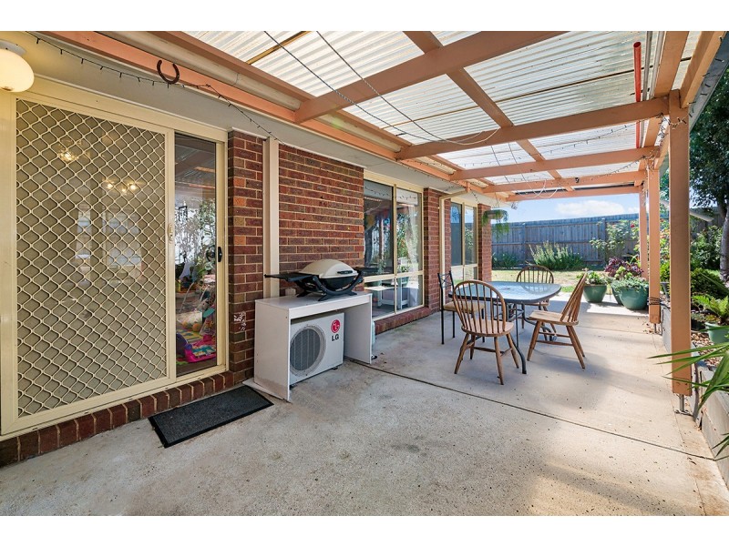 19 Fishburn Place, Cranbourne West VIC 3977