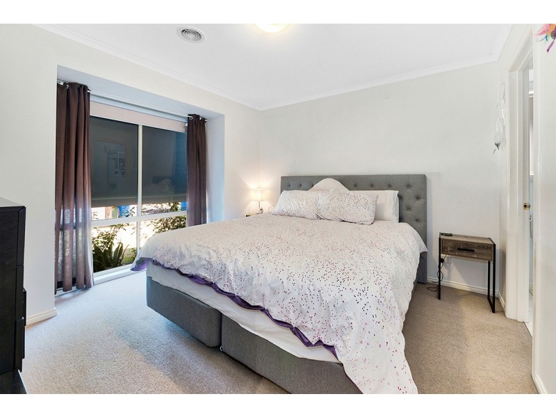 19 Fishburn Place, Cranbourne West VIC 3977