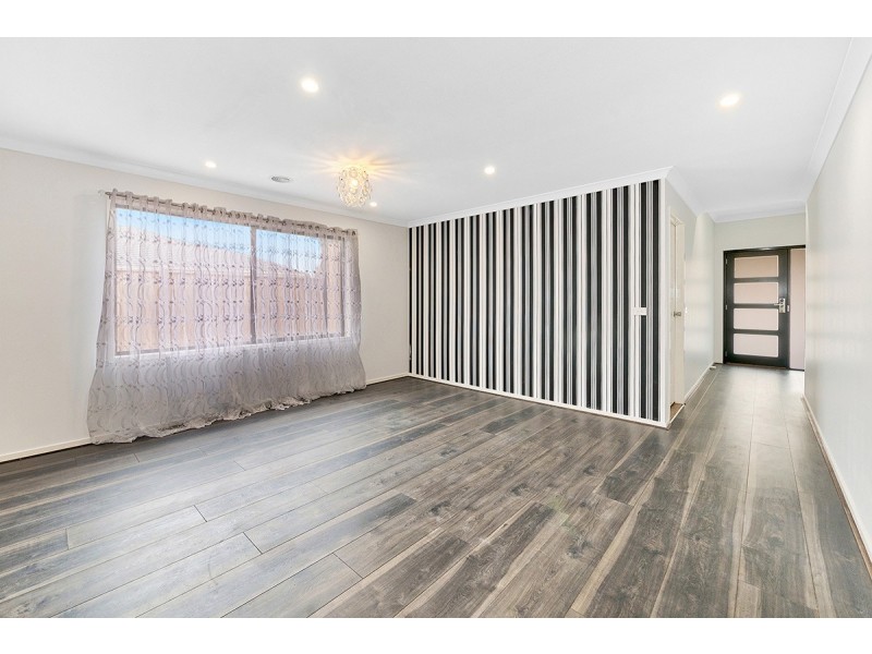 54 Spearwood Rise, Cranbourne West VIC 3977