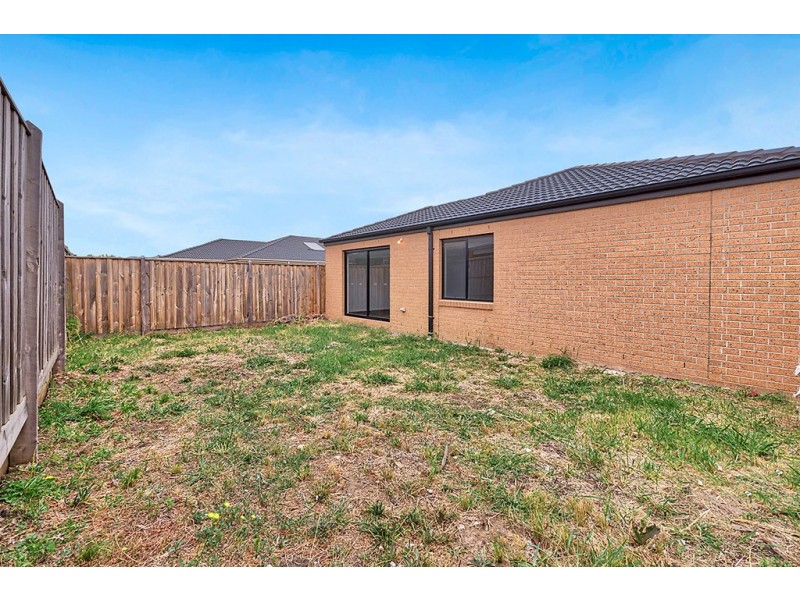 54 Spearwood Rise, Cranbourne West VIC 3977