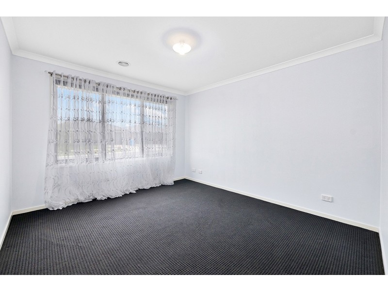 54 Spearwood Rise, Cranbourne West VIC 3977