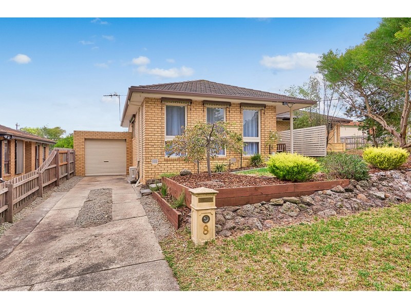 1/8 Banks Road, Cranbourne VIC 3977