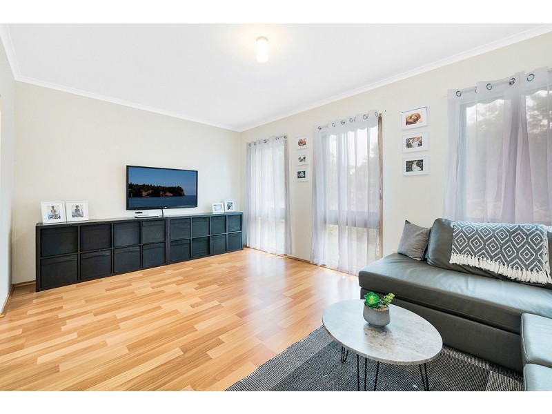 1/8 Banks Road, Cranbourne VIC 3977