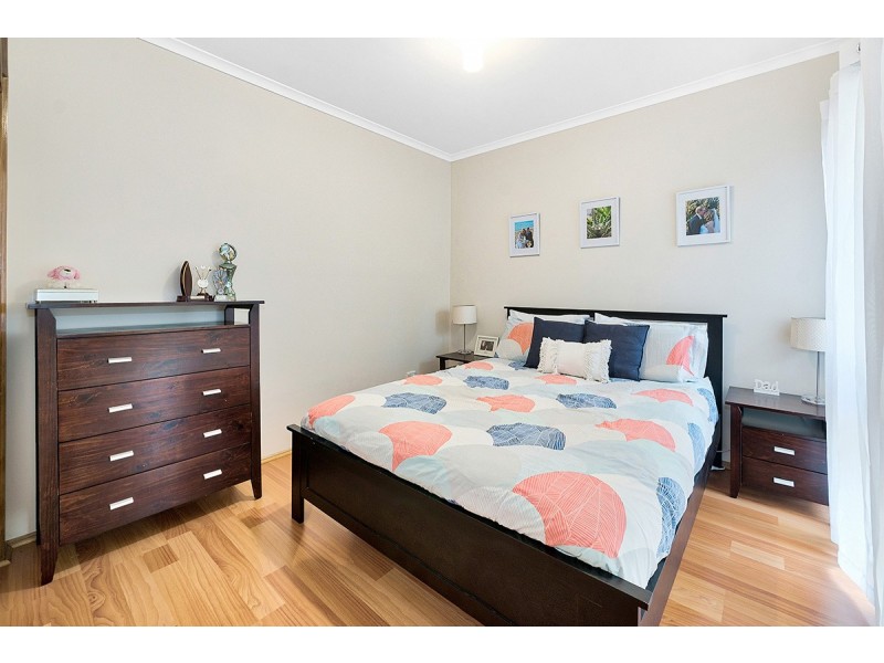 1/8 Banks Road, Cranbourne VIC 3977