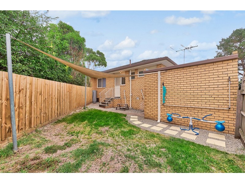 1/8 Banks Road, Cranbourne VIC 3977
