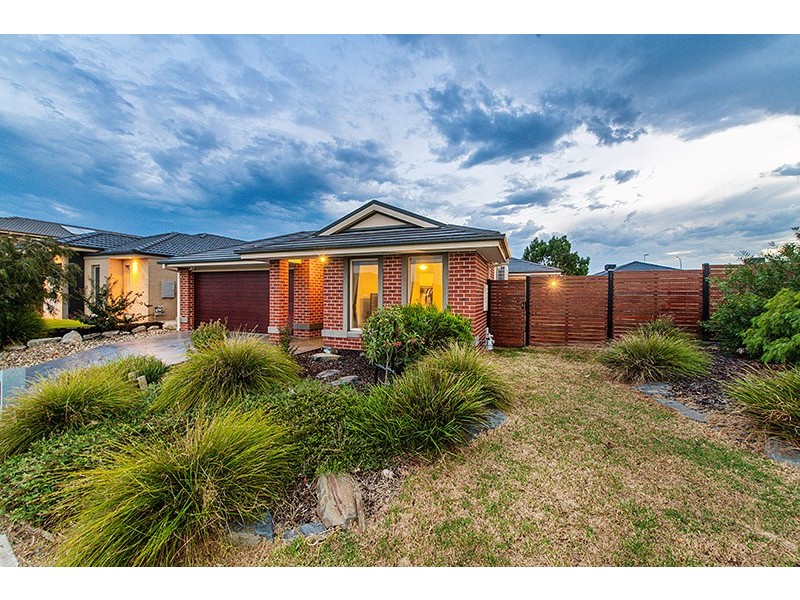 33 City Vista Circuit, Cranbourne West VIC 3977
