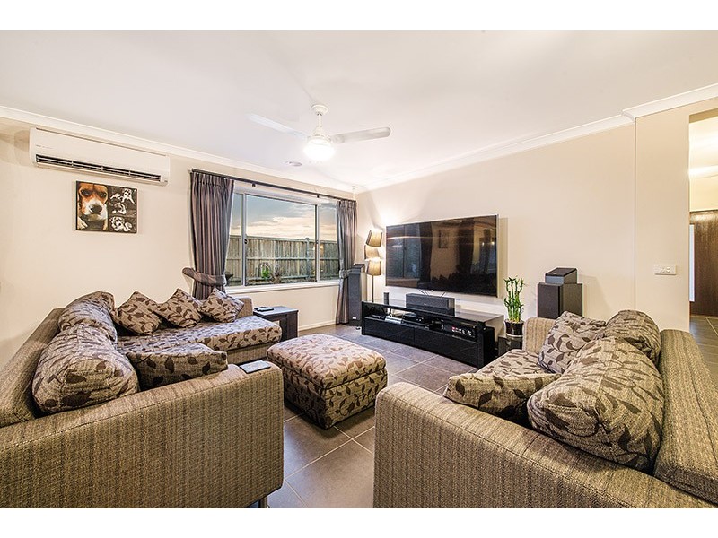 33 City Vista Circuit, Cranbourne West VIC 3977