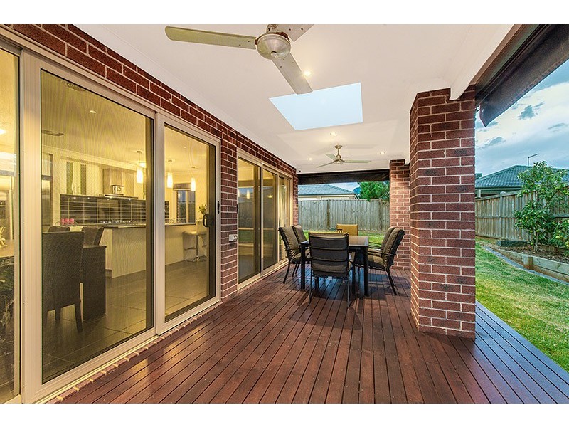 33 City Vista Circuit, Cranbourne West VIC 3977