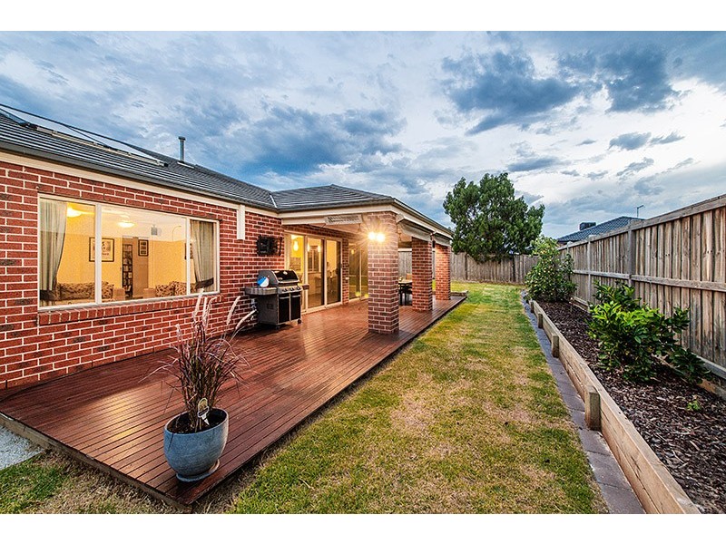 33 City Vista Circuit, Cranbourne West VIC 3977