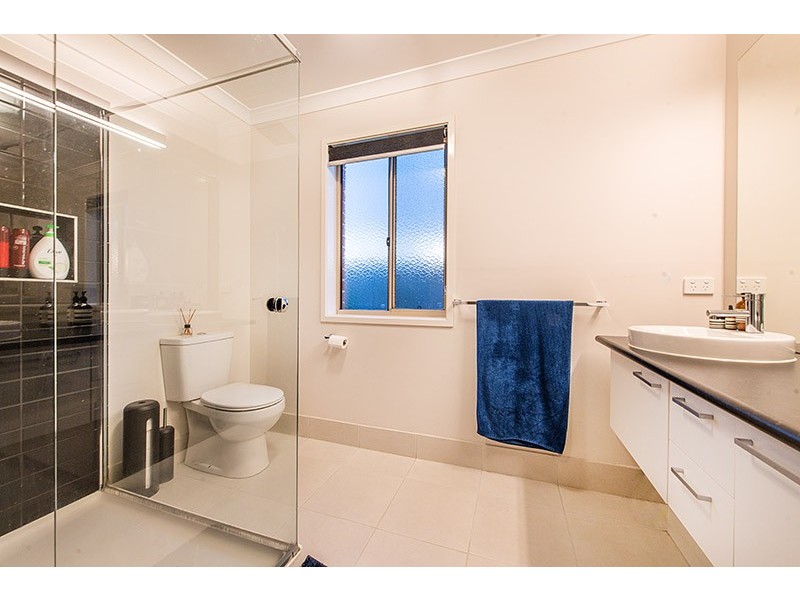 33 City Vista Circuit, Cranbourne West VIC 3977