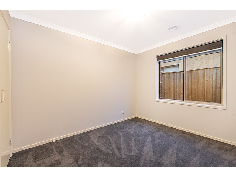 33 City Vista Circuit, Cranbourne West VIC 3977