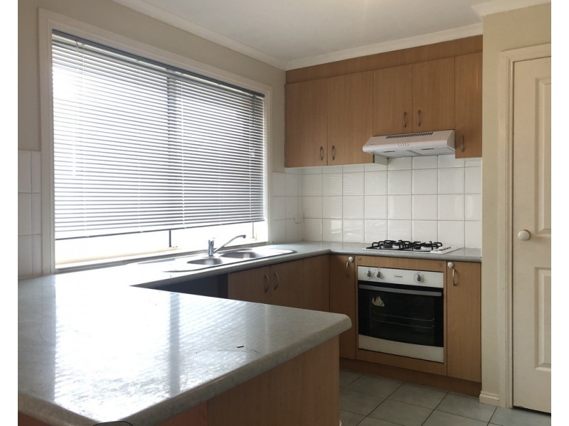 5 Bookham Way, Cranbourne West VIC 3977