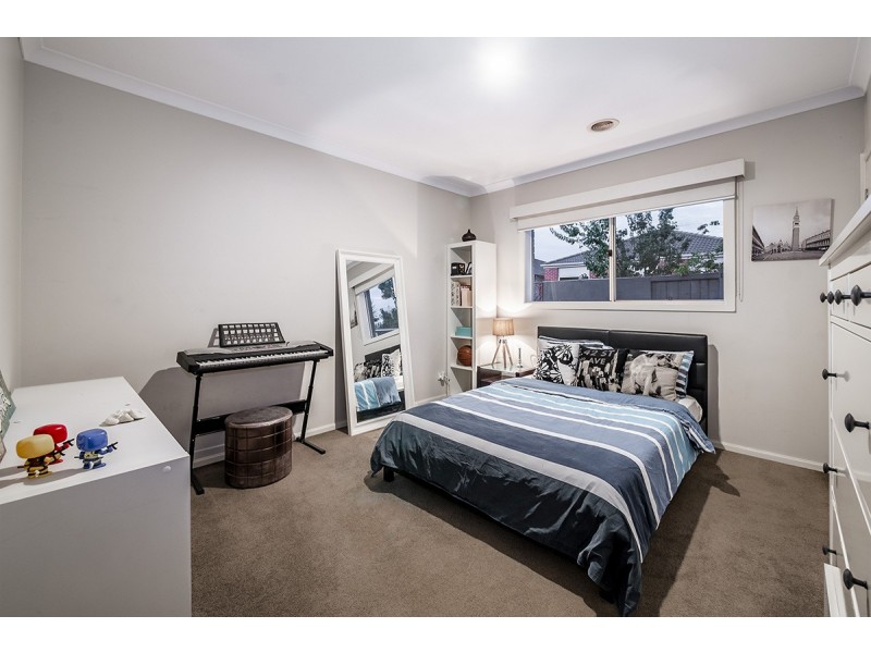 22 Mermaid Grove, Lyndhurst VIC 3975