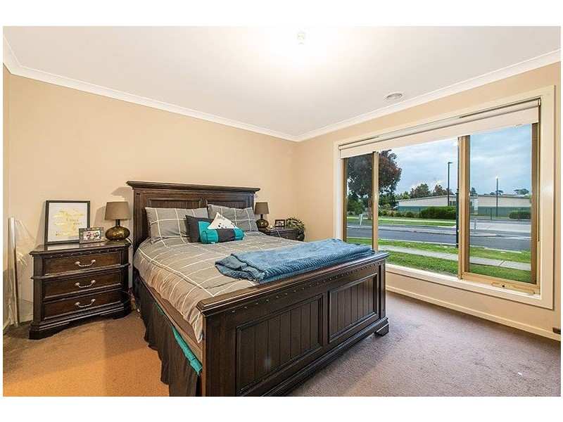 29 Stately Drive, Cranbourne East VIC 3977